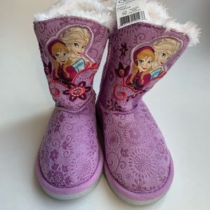 NWT Frozen girl boots